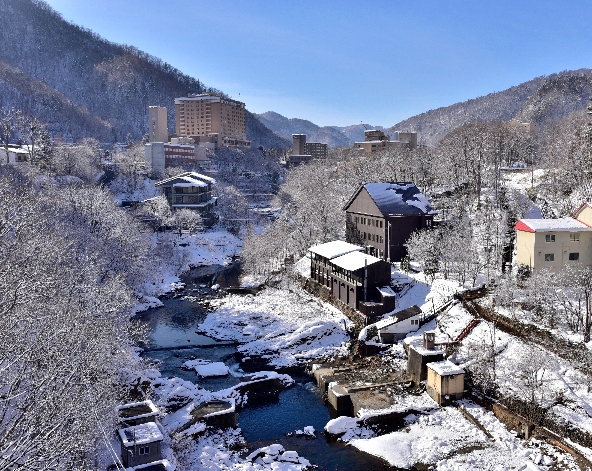 休息日|定山溪溫泉觀光~河童淵 & 二見吊橋、日歸溫泉、溫泉街、定山溪神社 (也可以選擇繼續滑雪)