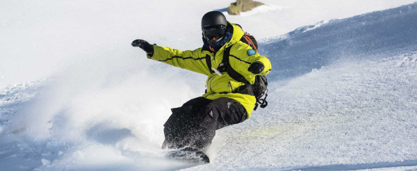 雪季最終滑行→夜宿上越