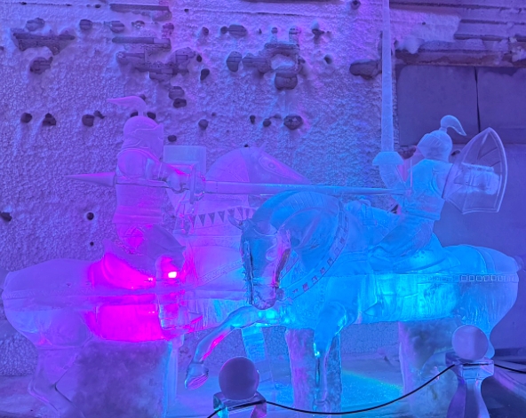 SKILAND滑雪→冰屋酒吧+極地狗拉雪橇+酒店晚餐+珍娜溫泉等待極光