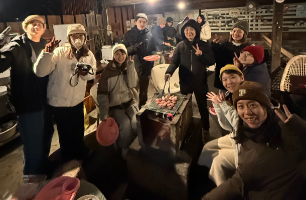 早餐時光→集合前往雪場→分組上課 (五小時課程)→WILD BBQ 海陸燒烤之夜