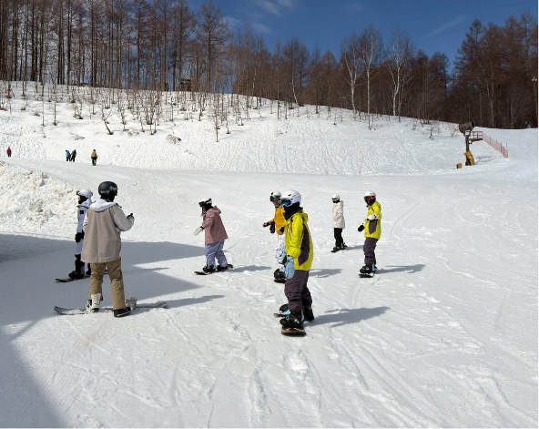 快樂滑雪日 (安排專業教練五小時教學課程)