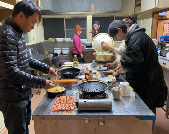 快樂滑雪日 (安排專業教練五小時教學課程)&結訓紀念