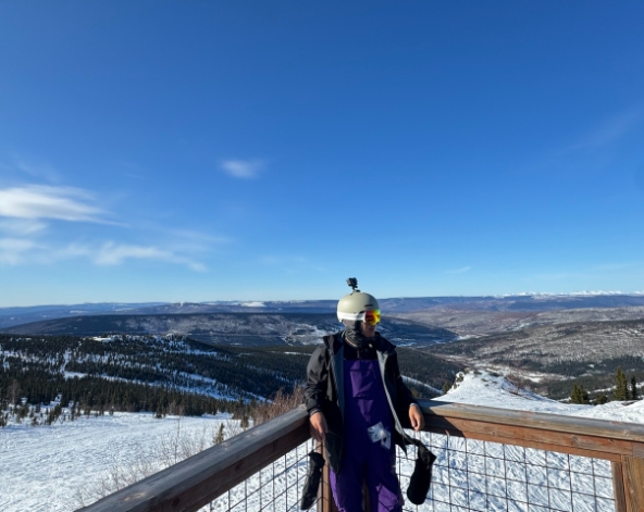 沿途參觀世界級工程-阿拉斯加輸油管→SKILAND滑雪→買阿拉斯加帝王蟹回民宿料理→尋找極光