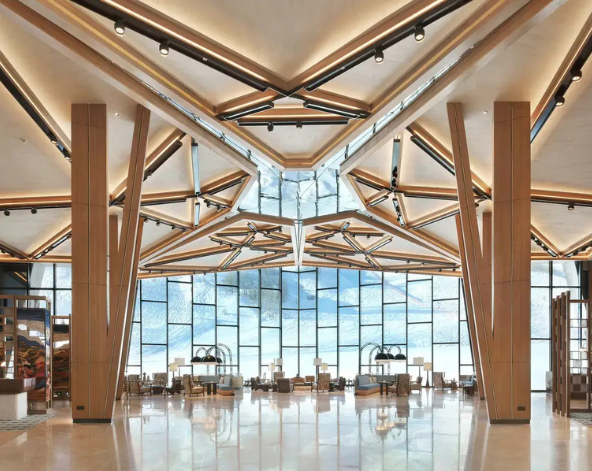 前往禾木→布爾津享用午餐→入住飯店(吉克普林国际滑雪場)